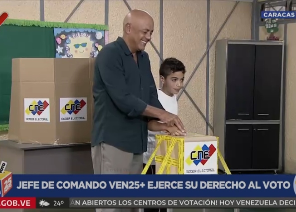Jorge Rodríguez tras ejercer su derecho al voto: 