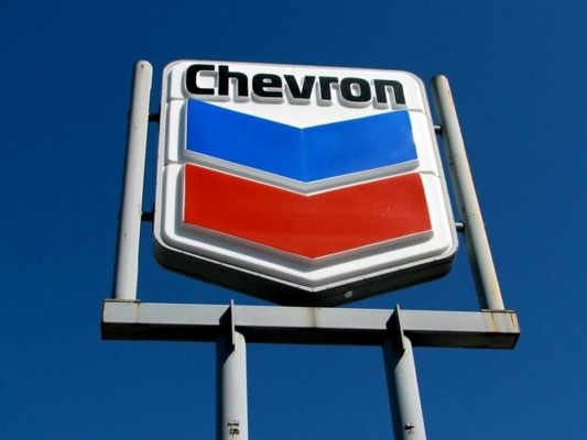 Chevron y empresas europeas presionan a EEUU para mantener participaciones en compañías venezolanas, según Reuters