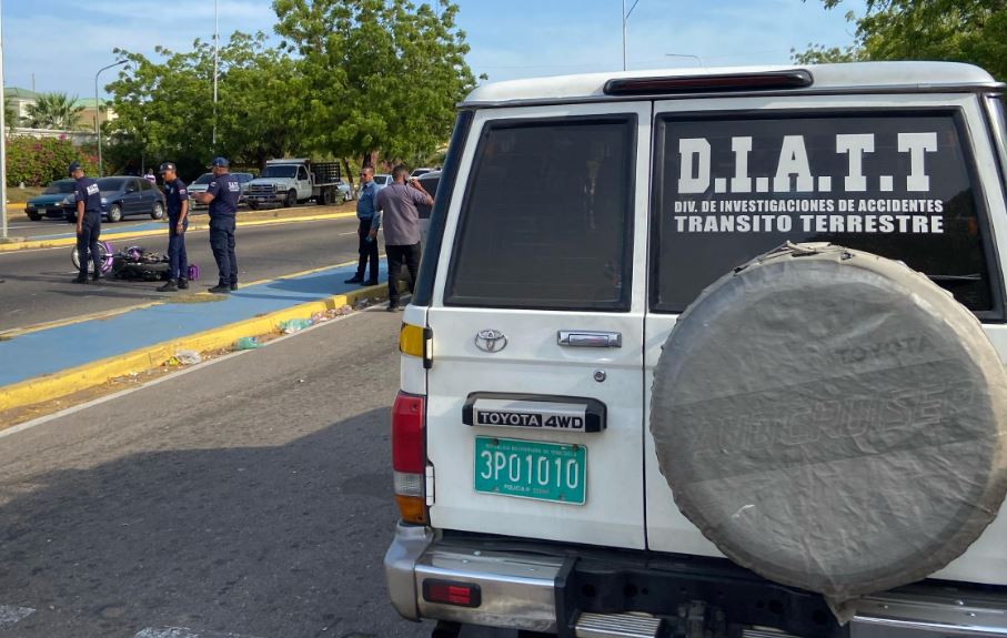 Pereció una joven de 18 años tras caer de un autobús de pasajeros en Miranda