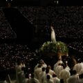 Cada 13 de mayo, se celebra el Día de la Virgen de Fátima: Peregrinos se unieron en la Procesión de las Velas en su honor