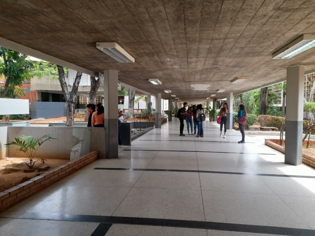 Instalan comisión para evaluar aranceles universitarios
