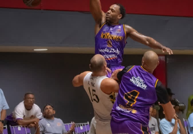 Brillantes aplastó a Frontinos en el penúltimo duelo de la temporada regular