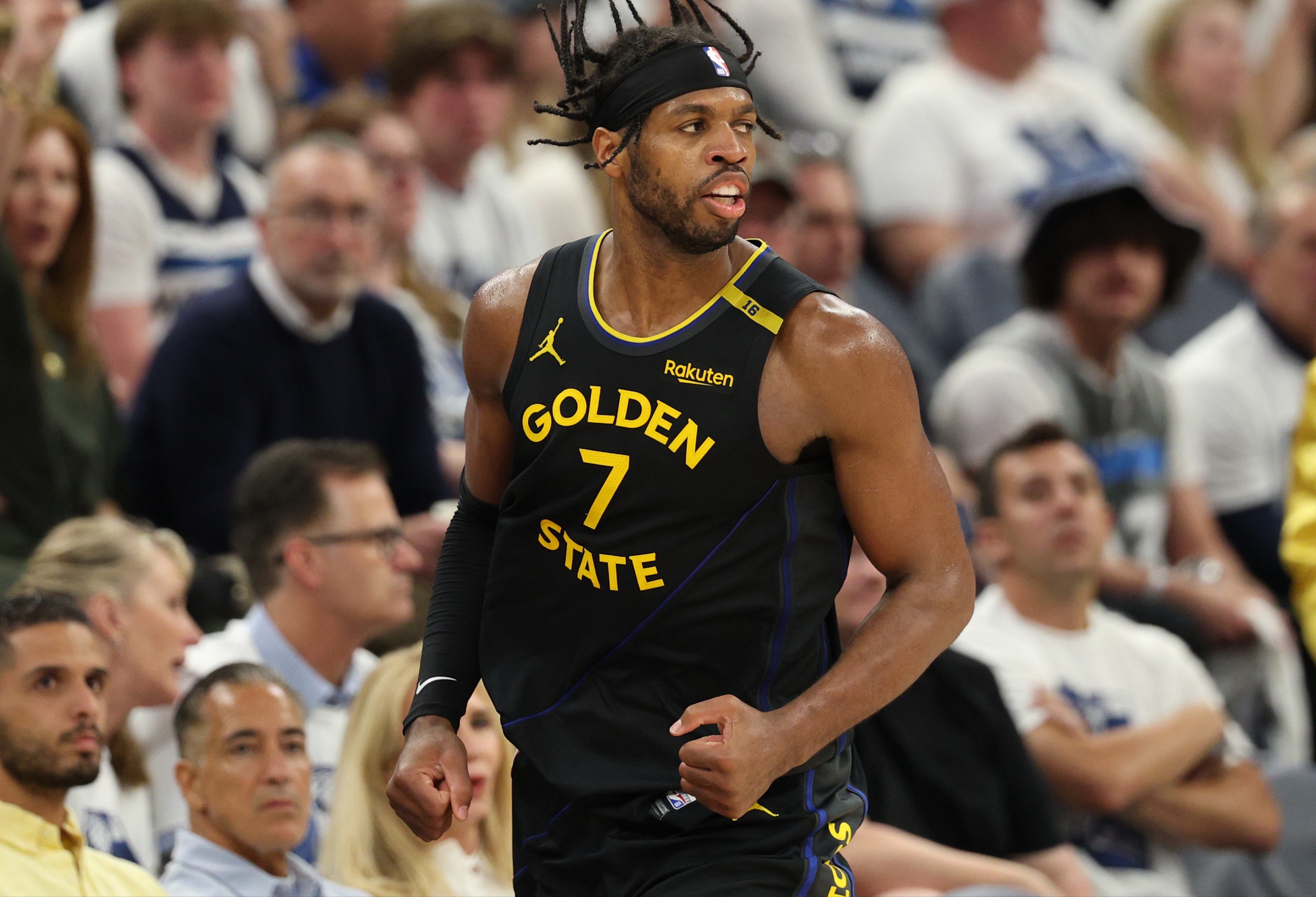 Warriors sobrevive sin Curry y se lleva el primero ante Timberwolves