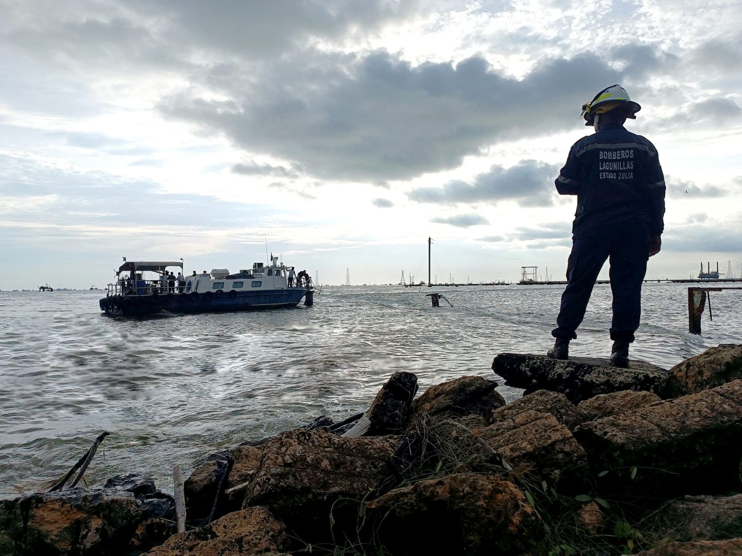 Buscan a dos adolescentes de Lagunillas desaparecidos en el Lago de Maracaibo