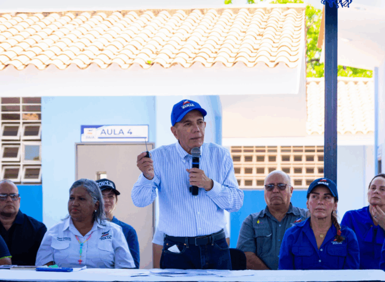 Rosales inauguró la Escuela de Avanzada 