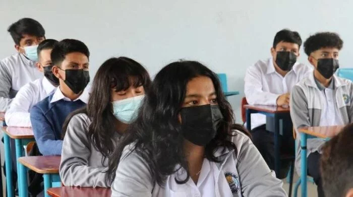 Ecuador ordena uso de mascarilla en escuelas de cuatro provincias por casos de tosferina