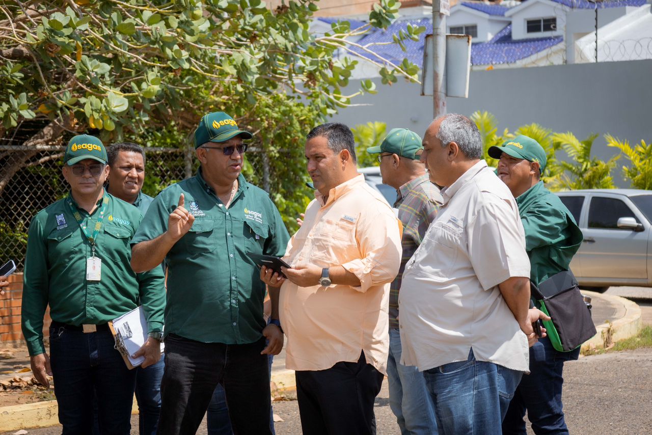 Alcaldía de Maracaibo realiza trabajo integral de extensión de red de gas y rehabilitación vial en Isla Dorada