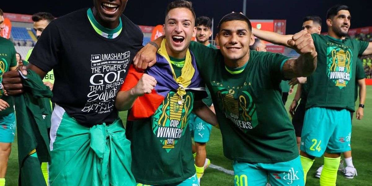 El venezolano Yerson Chacón logra su primer título en Chipre con el AEK Larnaka