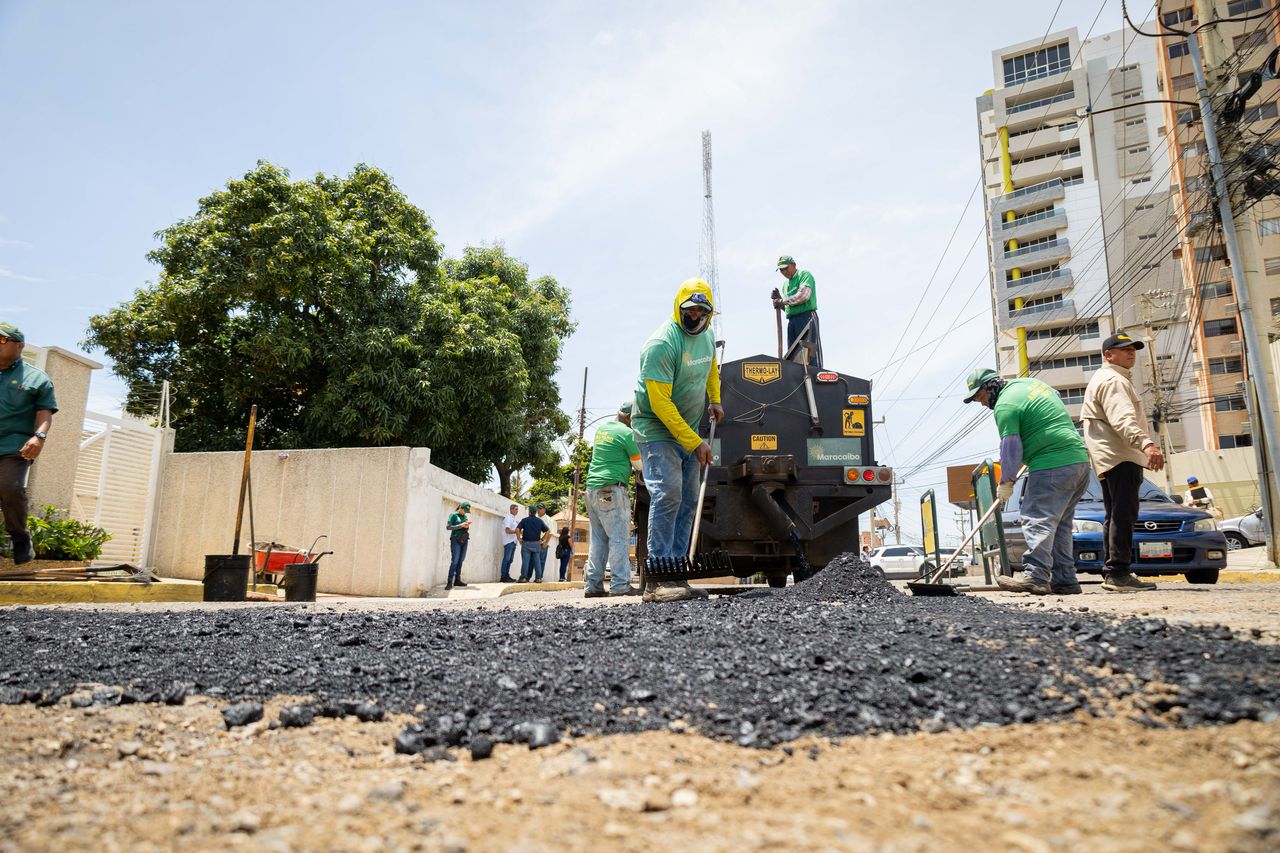 Alcaldía de Maracaibo rehabilita un kilómetro de la avenida 2 de Valle Frío