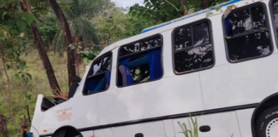 Tres fallecidos y 15 heridos tras accidente de tránsito en Barinas