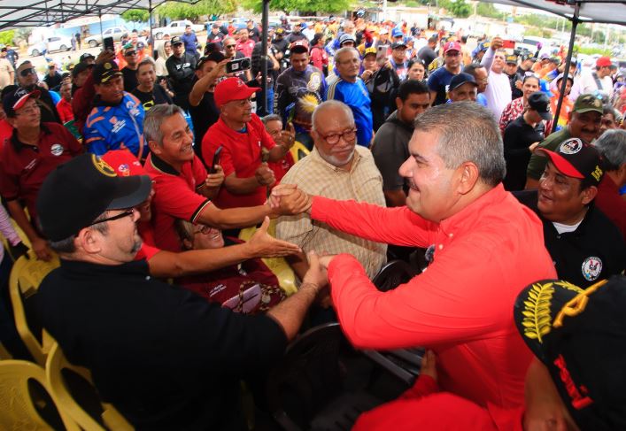 Luis Caldera recibe respaldo del gremio de transporte multimodal