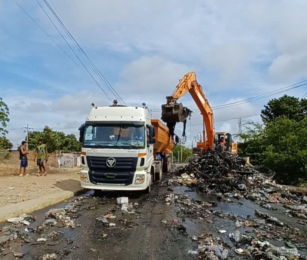 ICLAM intensifica labores de saneamiento ambiental en cañadas de Maracaibo