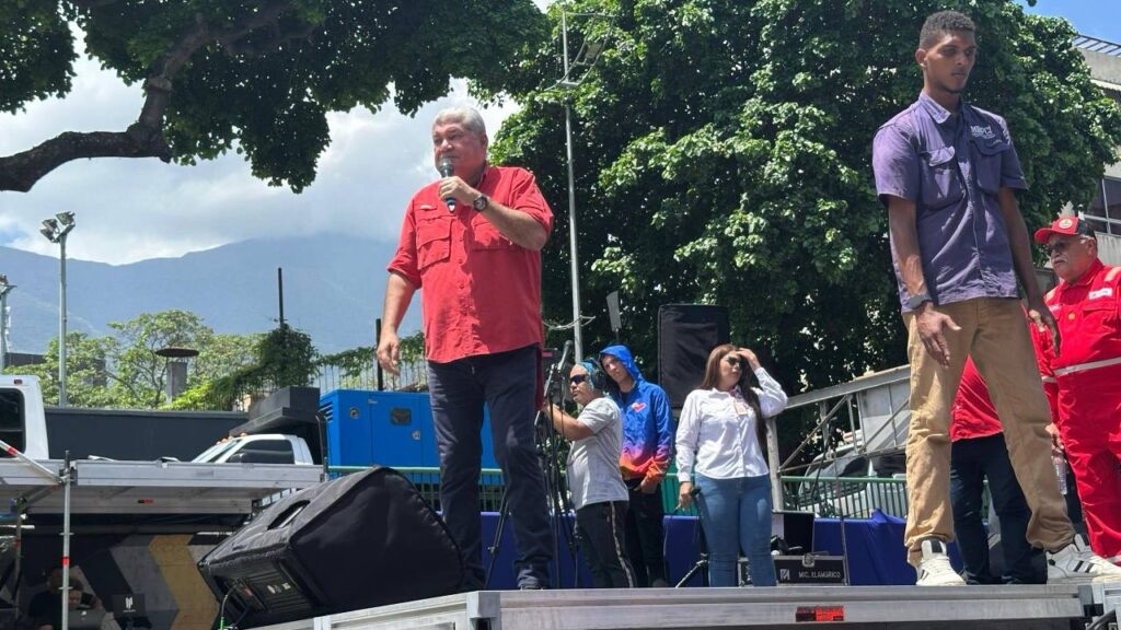 Ministro Piñate sobre ajuste del ingreso mensual: Son medidas para seguir defendiendo el ingreso y la capacidad de consumo de los trabajadores