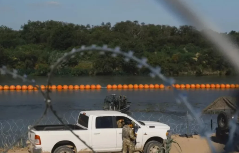 Camioneta cayó al Río Bravo con varios inmigrantes durante persecución policial
