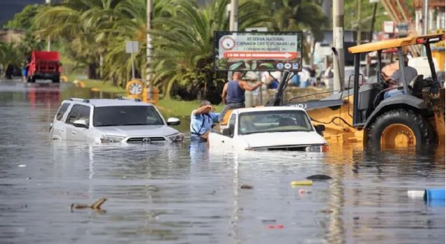 Aumentan a 13 los pueblos declarados en estado de emergencia por inundaciones en Puerto Rico