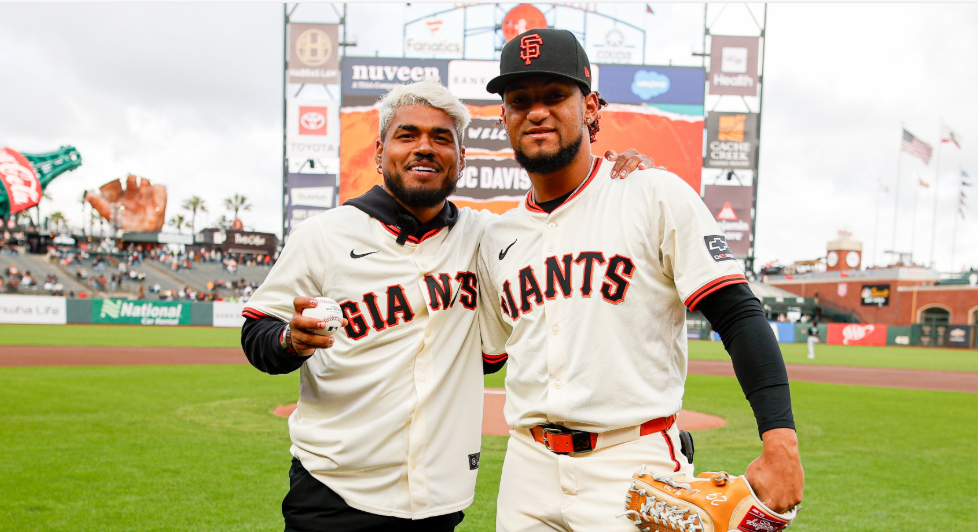 Josef Martínez lanzó la primera bola en el juego de Gigantes y Cascabeles