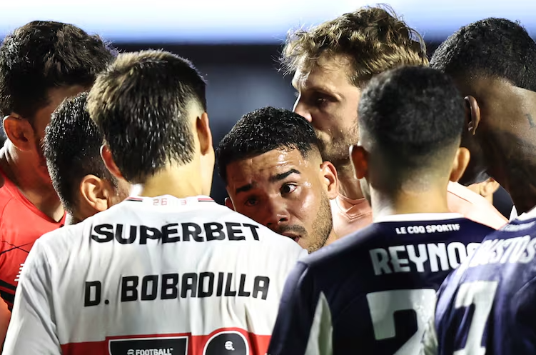 Zuliano Miguel Navarro sufrió insultos xenófobos durante juego por Copa Libertadores en Brasil