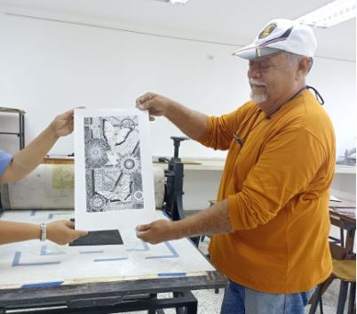 El arte del Grabado en las manos de Nelson Espluga: “Moriré siempre defendiéndolo”