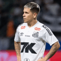 Preocupación en la Vinotinto: Yeferson Soteldo sale lesionado durante el encuentro entre Corinthians y Santos