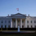 Juez de Texas prohíbe al Gobierno de Trump usar la Ley de Enemigos Extranjeros para expulsar a un grupo de venezolanos detenidos