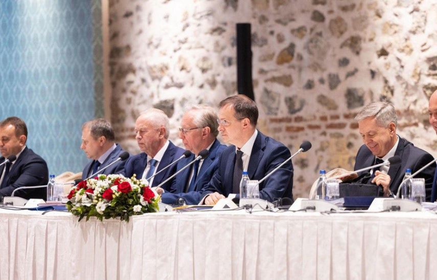 Las primeras imágenes de la reunión entre Rusia y Ucrania en Estambul