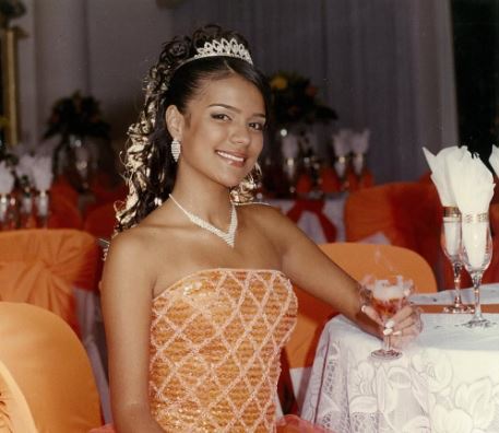En fotos los 15 años de Karol G como los soñó