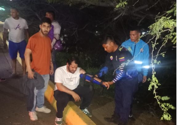 Vuelco de carro dejó dos hombres heridos en la C-1, a la altura del distribuidor La Limpia