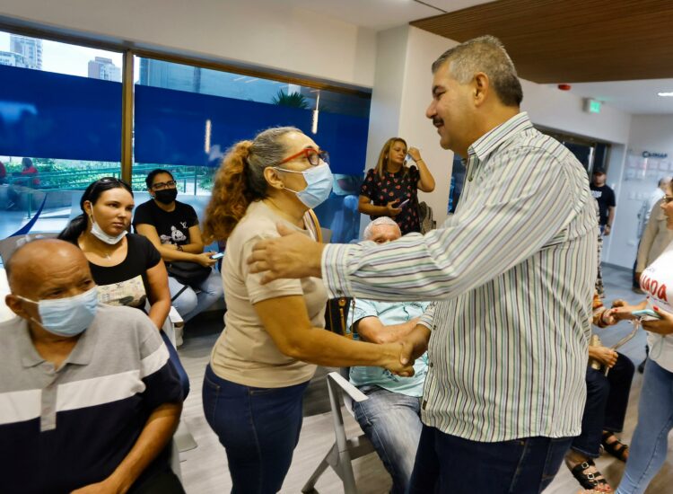 Gobernador Caldera inicia jornadas de intervención de cataratas en el marco del Plan Cayapa de la Salud