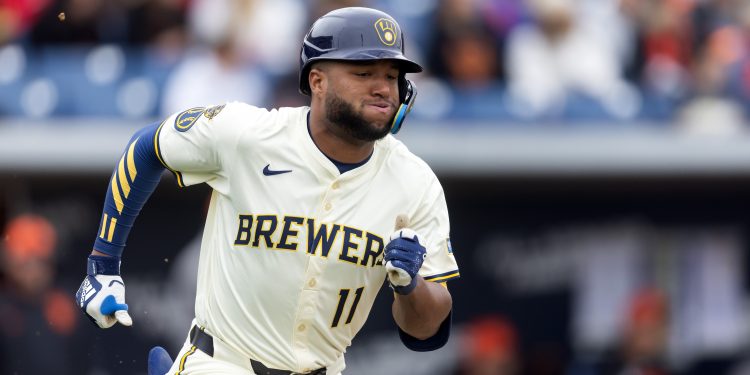 Jackson Chourio conectó su décimo vuelacercas de la campaña