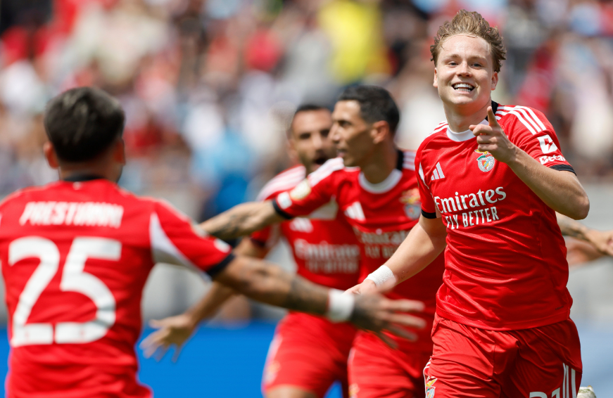 Benfica sorprendió al Bayern para quedarse con el primer lugar del Grupo C