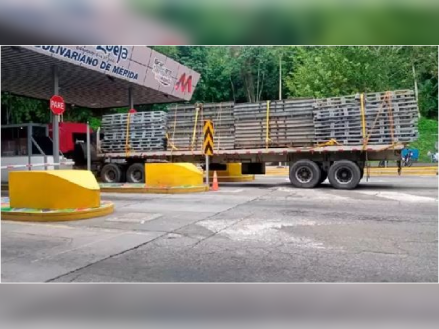 Llega a Mérida materiales para reparar puentes afectados por las lluvias