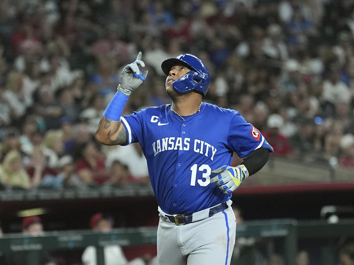 Salvador Pérez conecta cuadrangular por segundo día consecutivo
