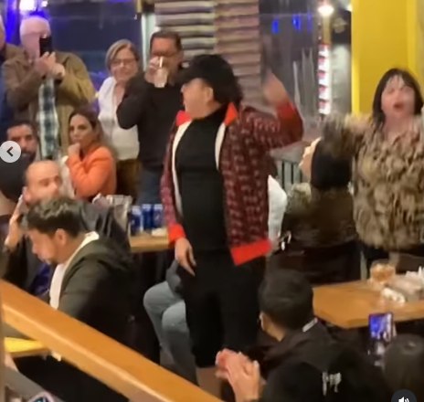Zulianos cantan y bailan al ritmo de la gaita en Chile