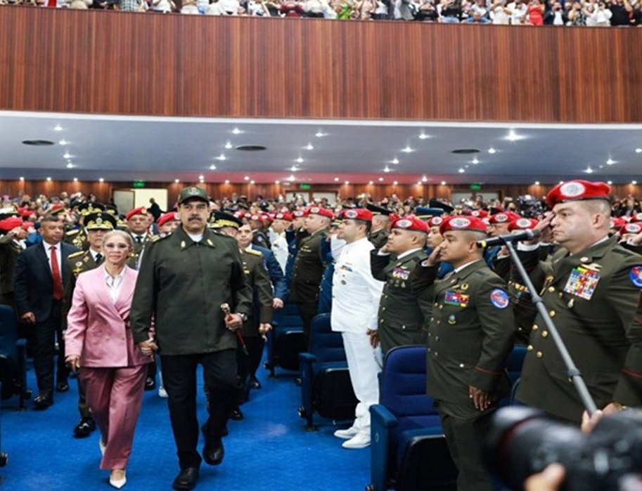 Presidente Maduro asciende a profesionales de la Guardia de Honor y de Contrainteligencia Militar