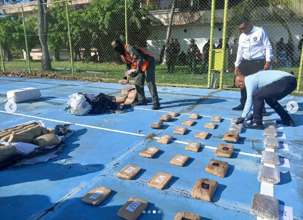 FANB incauta narcolancha con tres toneladas de droga en Falcón
