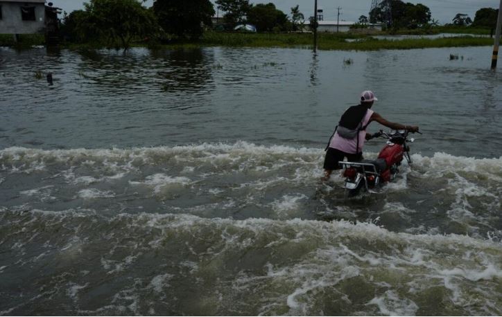 Ecuador golpeada por las fuertes precipitaciones más intensas en 25 años