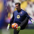 Szczesny renueva con el Barcelona por dos temporadas