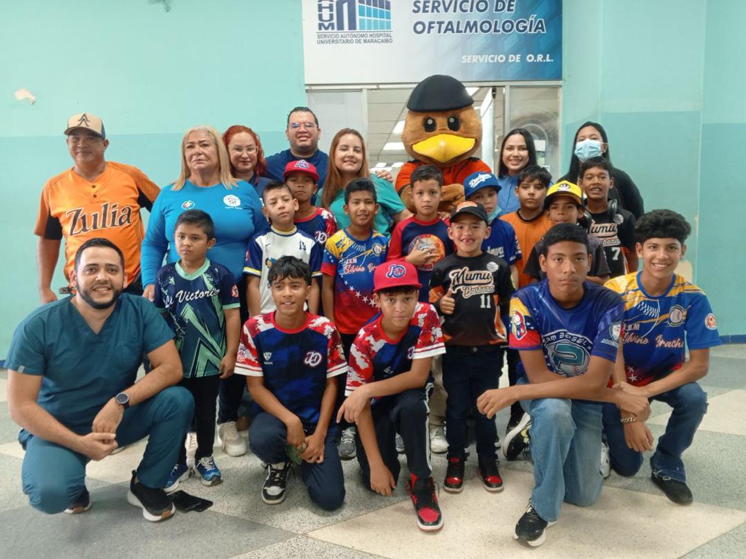 Servicio de Oftalmología del SAHUM apoyando el beisbol zuliano