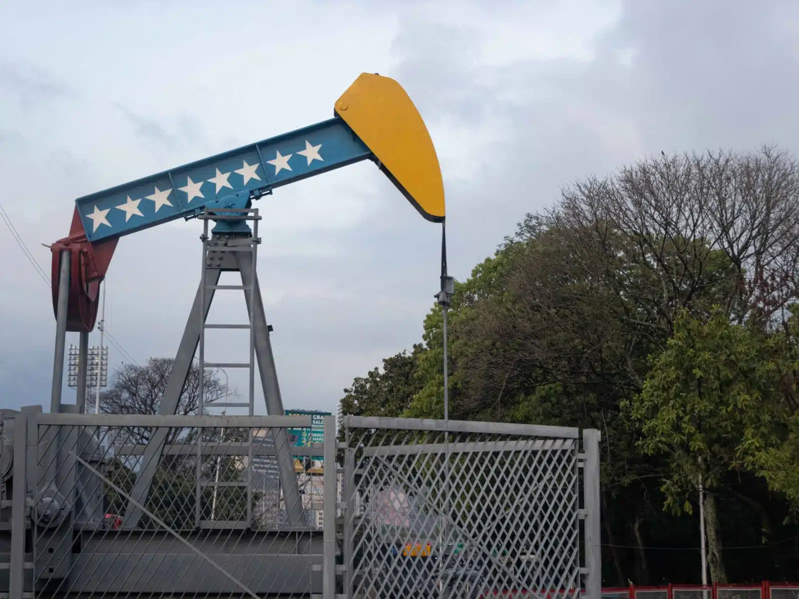 A menos de 50 dólares bajó el precio del petróleo venezolano en noviembre