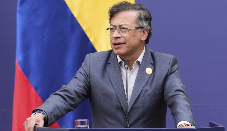 Petro ordena el despliegue militar en la frontera entre Colombia y Venezuela