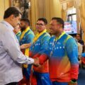 Presidente Maduro condecora a equipo venezolano campeón mundial de Softbol