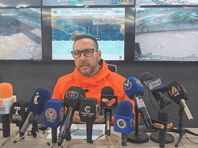 Deslizamiento en Táchira afectó 18 viviendas: Autoridades atienden la emergencia