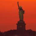 Petro sugiere mover la Estatua de la Libertad a Cartagena tras las políticas migratorias de Trump