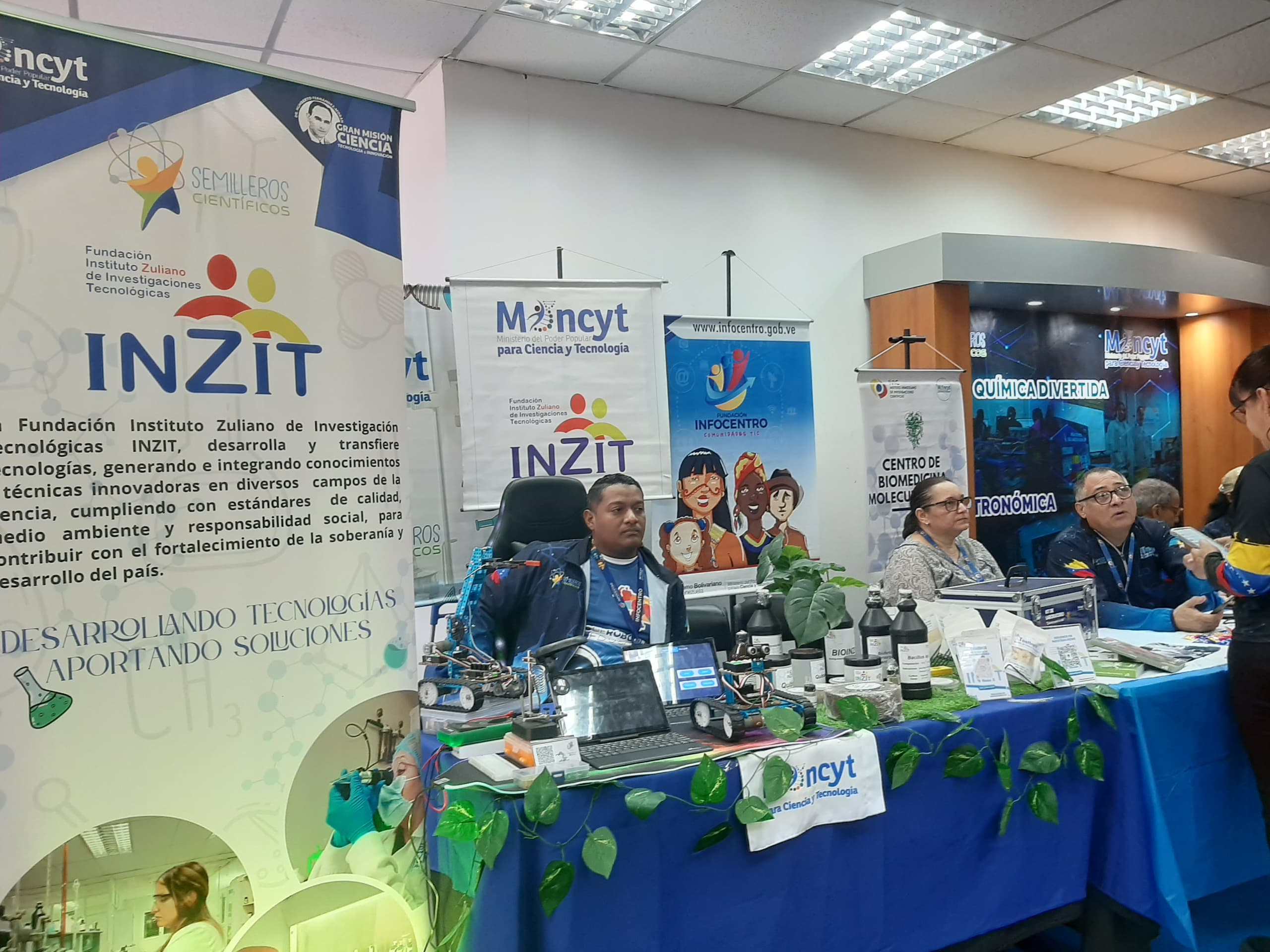 UCS Zulia honra al Dr. Humberto Fernández-Morán en su IV Jornada Científica