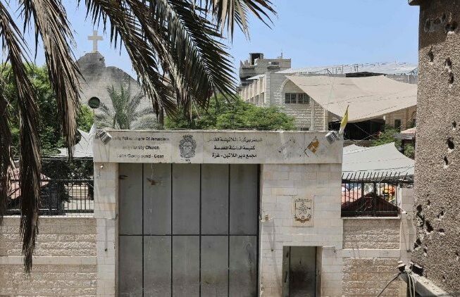 Papa León XIV envía su apoyo al cardenal Pizzaballa y el patriarca Téofilo al entrar en Gaza tras el ataque a la única iglesia católica de la Franja