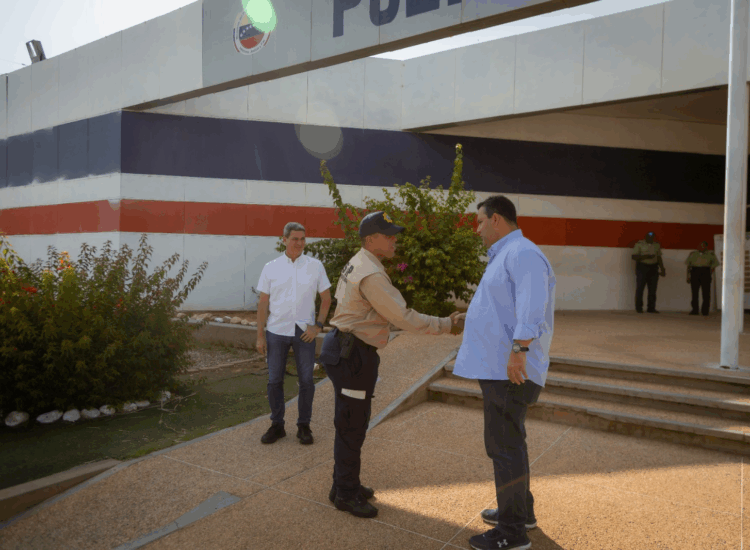 Adrián Romero Martínez anuncia 40 nuevas unidades para Polimaracaibo