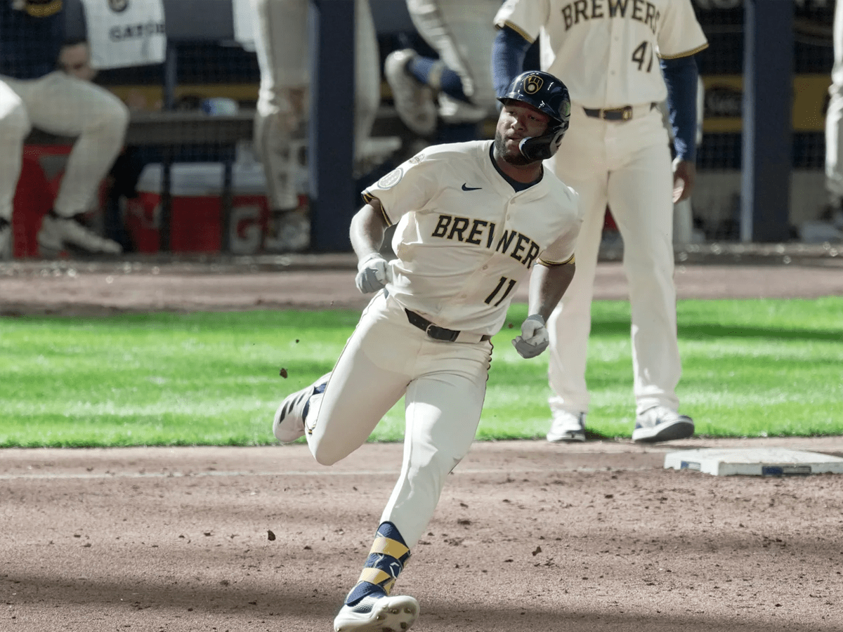 Jackson Chourio conectó su cuadrangular número 17 de la campaña