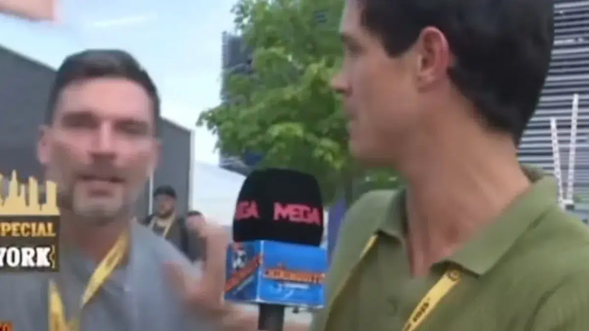 Actor Julián Gil interrumpe en vivo a El Chiringuito y es empujado por el reportero del programa