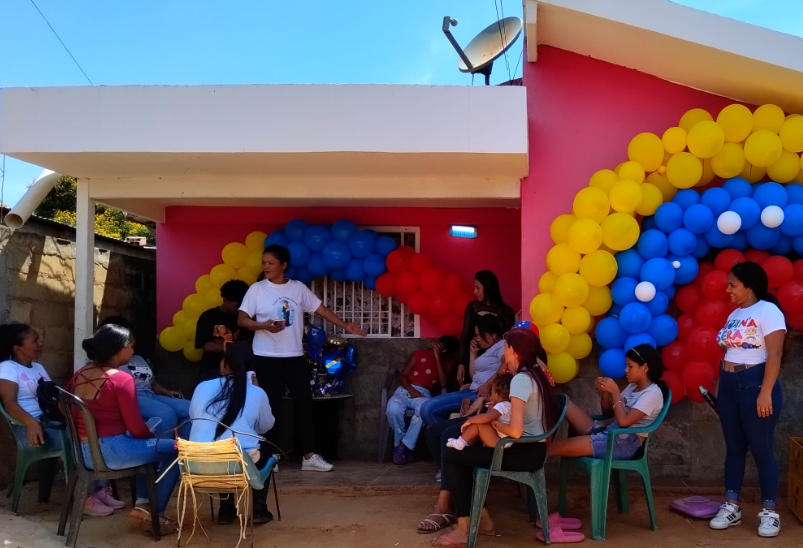 Madres siguen esperanzadas de reencontrarse con sus hijos en el barrio Los Pescadores