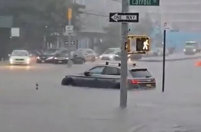 Inundaciones dejan dos fallecidos en Nueva Jersey y caos en Nueva York tras fuertes precipitaciones